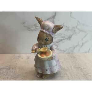 Vtg Mommy Rabbit Figurine 3"